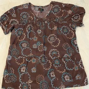 Peaches scrub top. Brown. XL